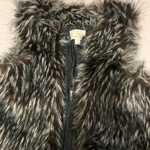 Faux fur type vest